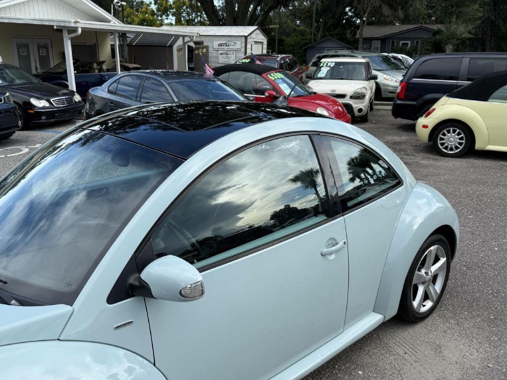2010 Volkswagen Beetle Image 21