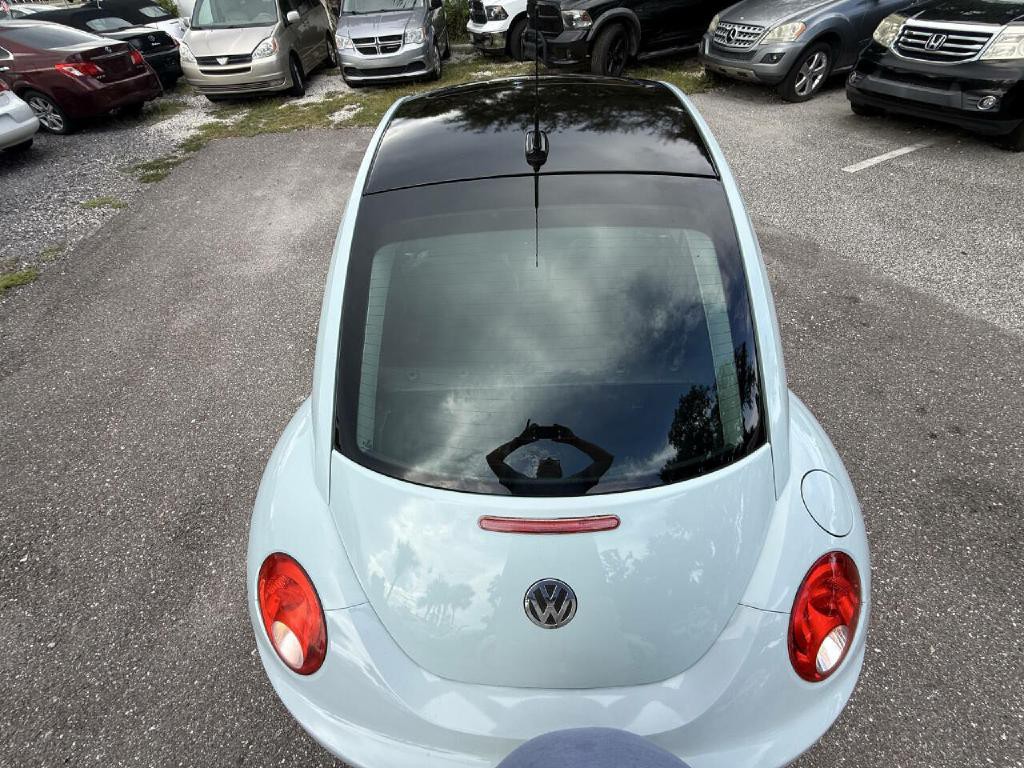 2010 Volkswagen Beetle Image 32