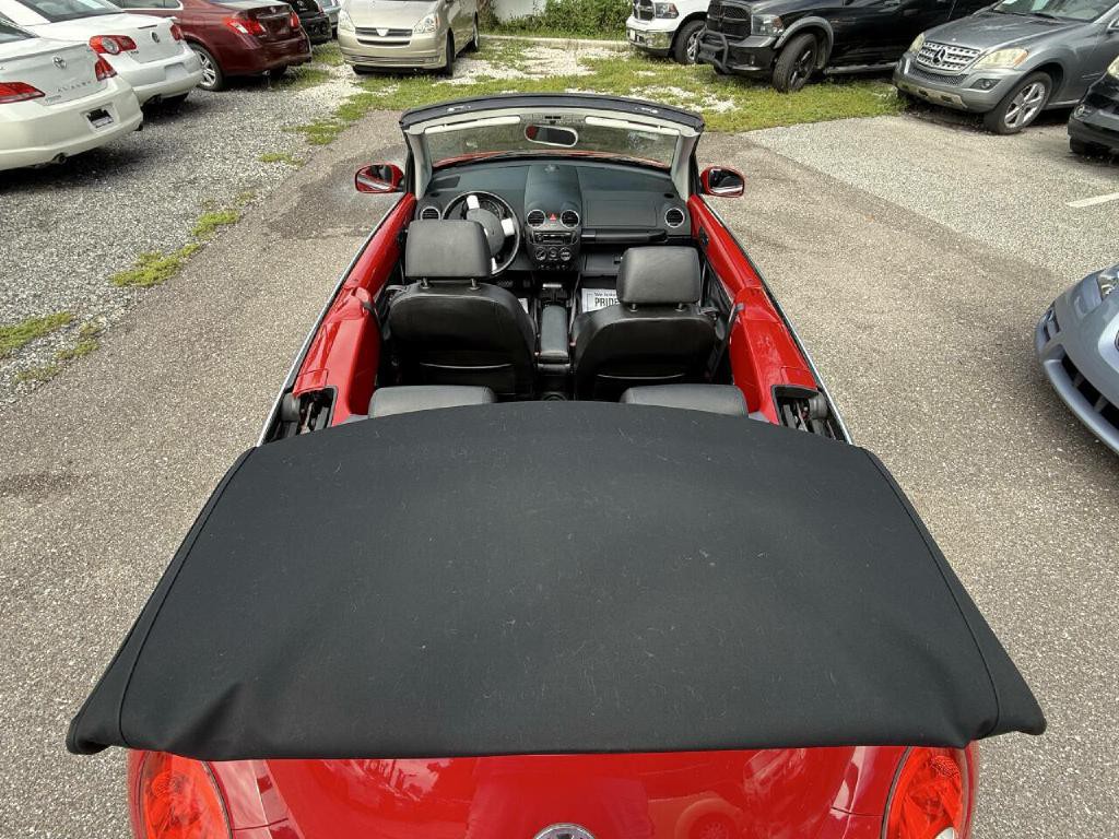 2009 Volkswagen Beetle Image 4