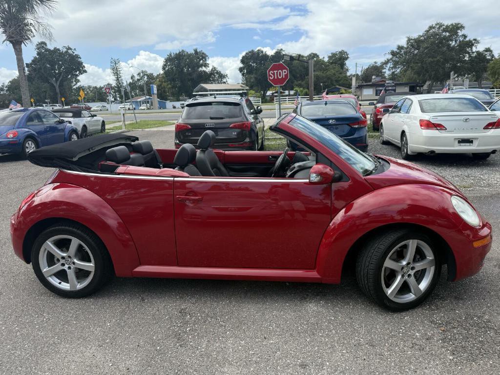 2009 Volkswagen Beetle Image 7