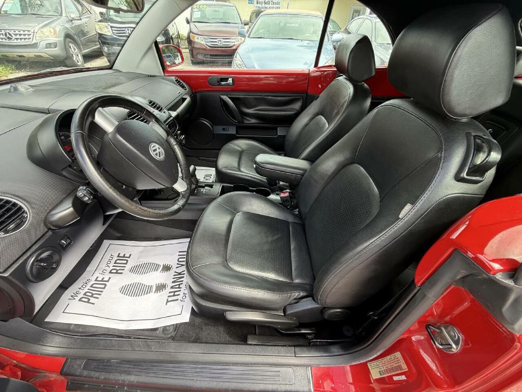 2009 Volkswagen Beetle Image 9