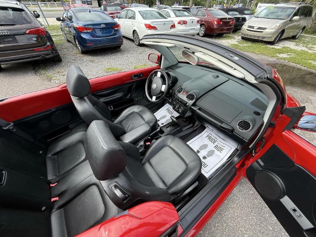 2009 Volkswagen Beetle Image 11
