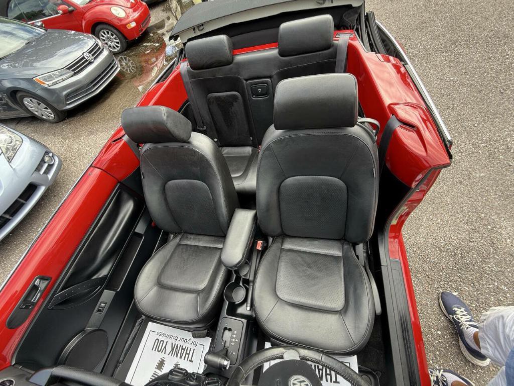 2009 Volkswagen Beetle Image 16