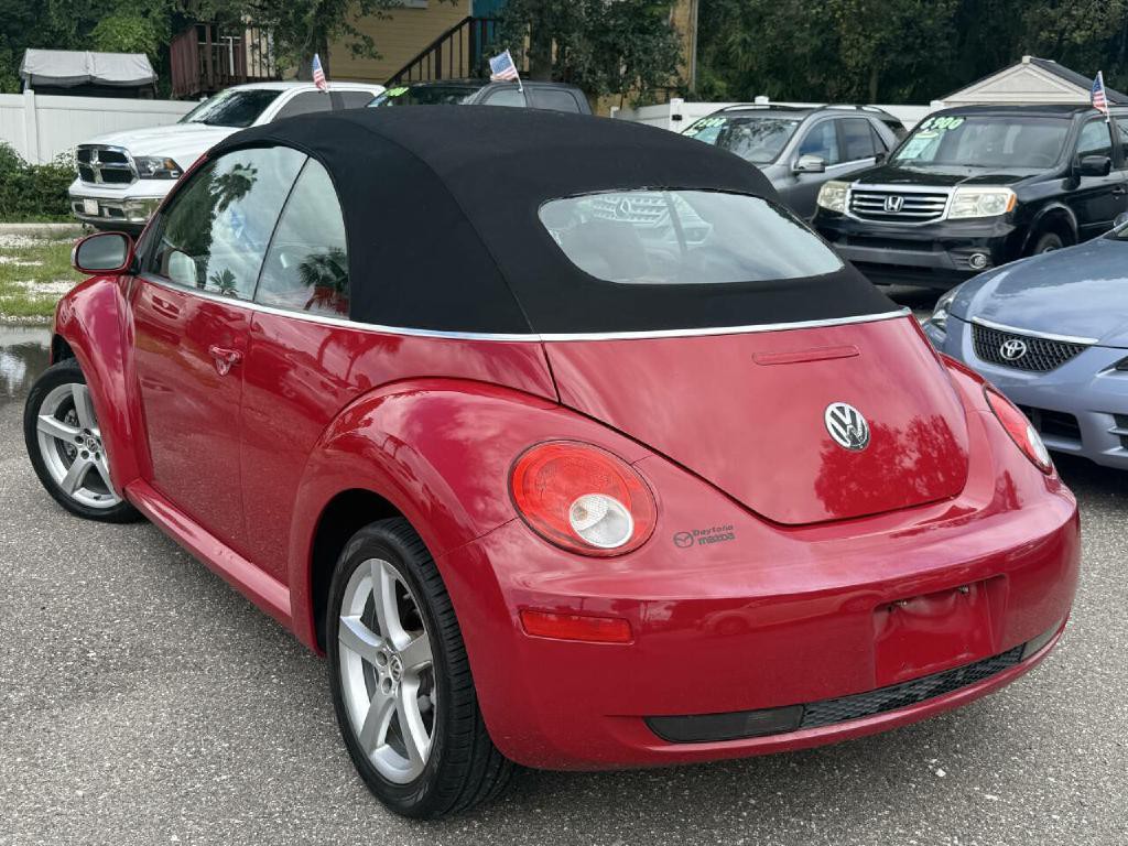 2009 Volkswagen Beetle Image 19