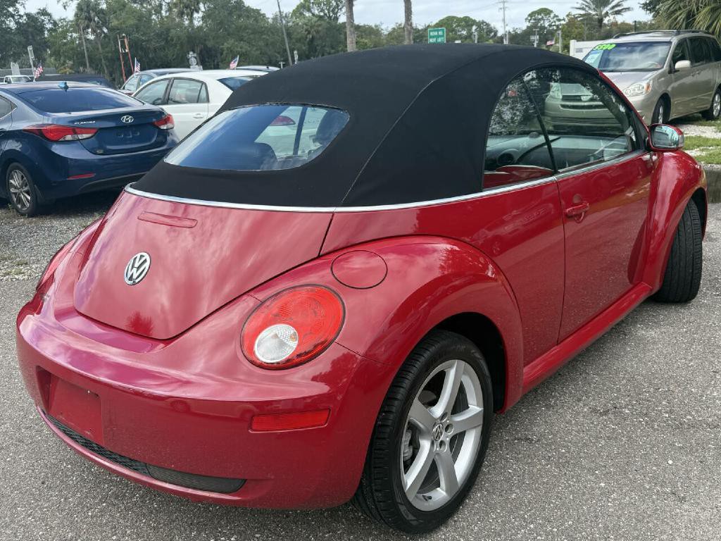 2009 Volkswagen Beetle Image 20