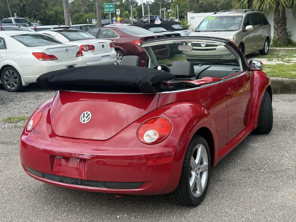2009 Volkswagen Beetle Image 25