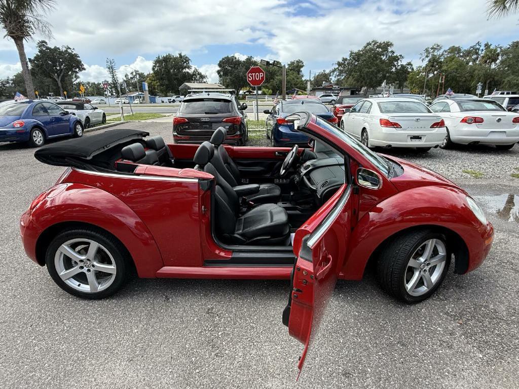 2009 Volkswagen Beetle Image 28