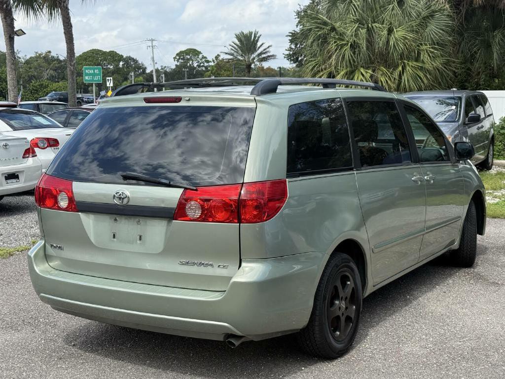 2007 Toyota Sienna Image 7