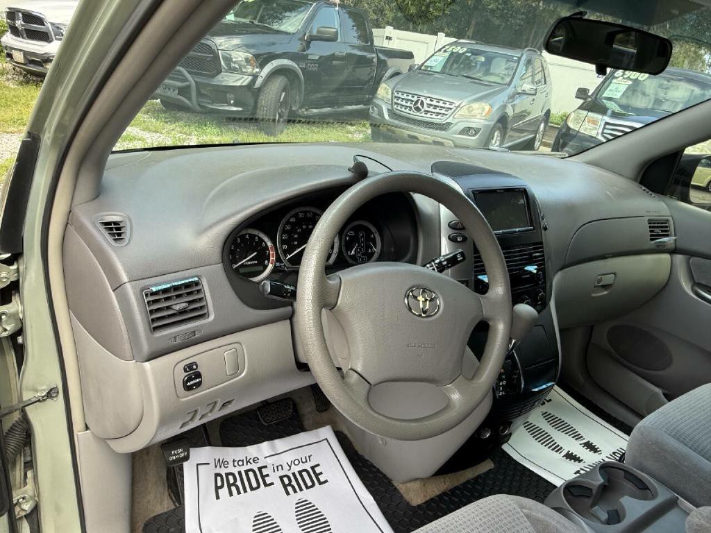 2007 Toyota Sienna Image 10