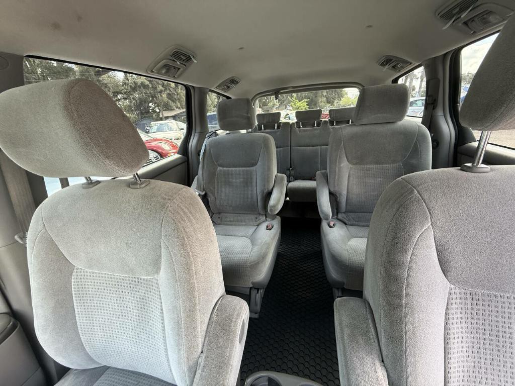 2007 Toyota Sienna Image 12
