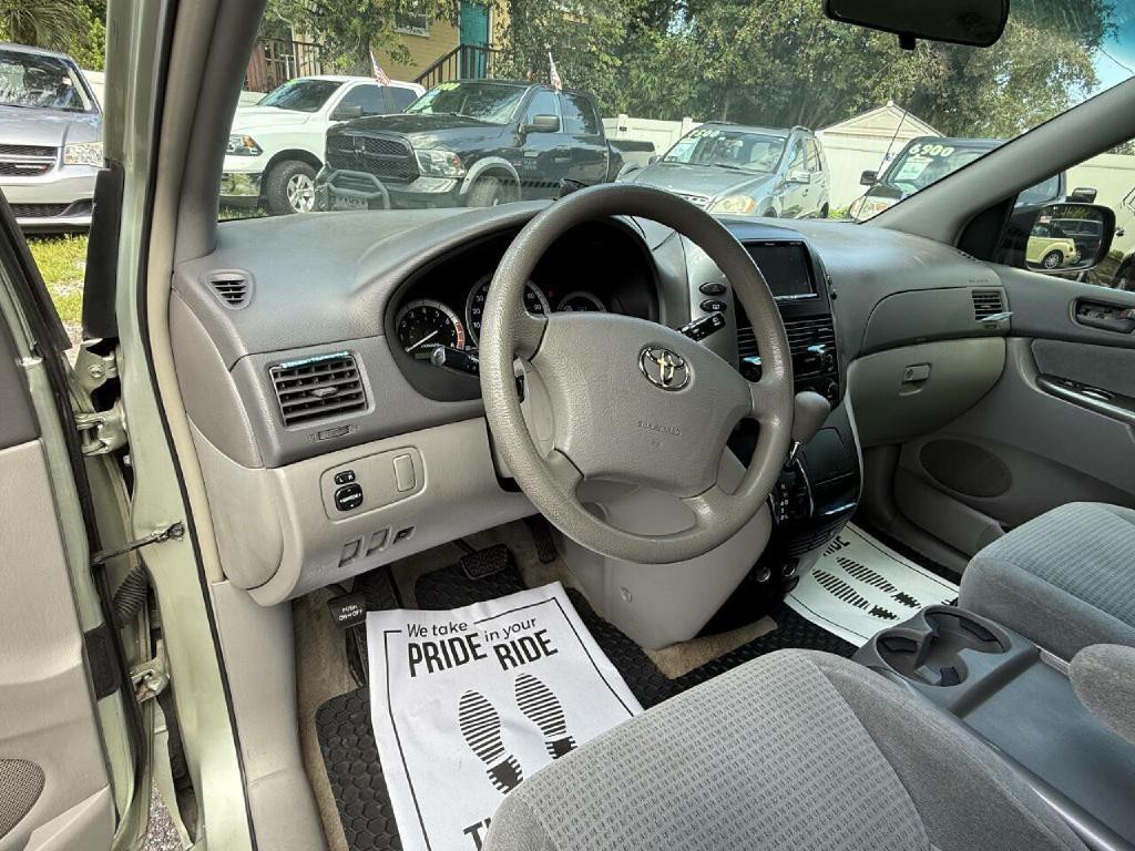 2007 Toyota Sienna Image 14