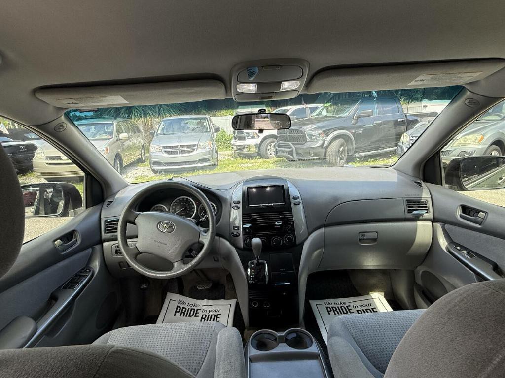 2007 Toyota Sienna Image 17