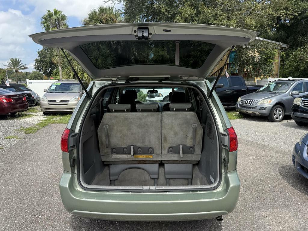2007 Toyota Sienna Image 18