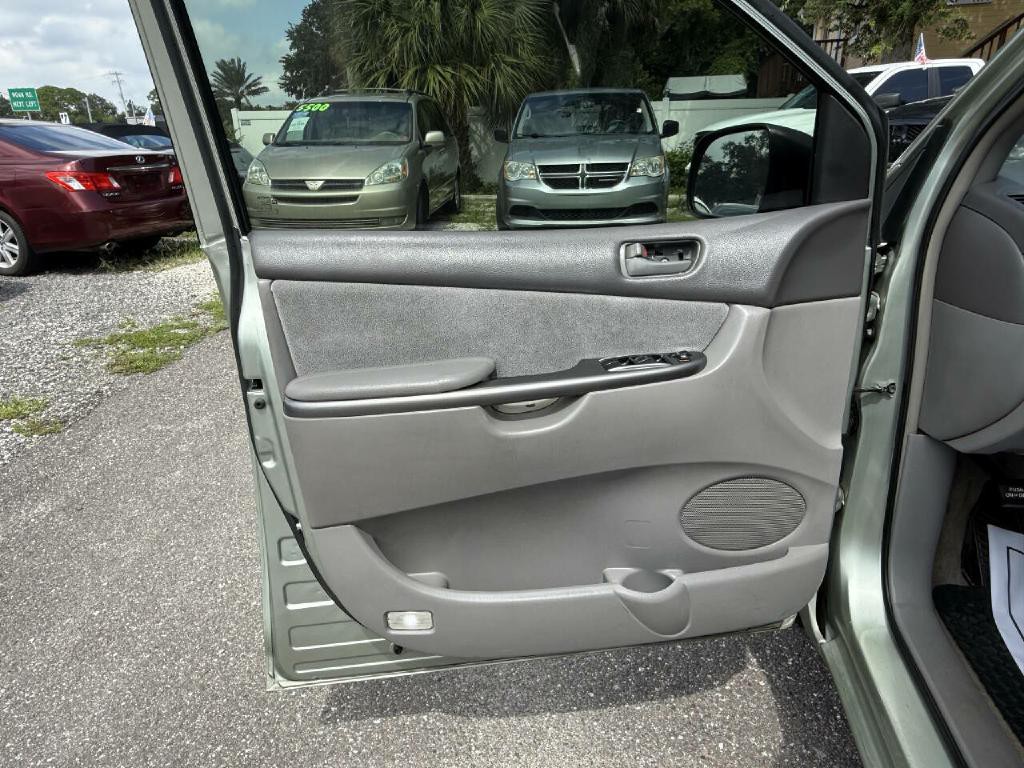 2007 Toyota Sienna Image 34