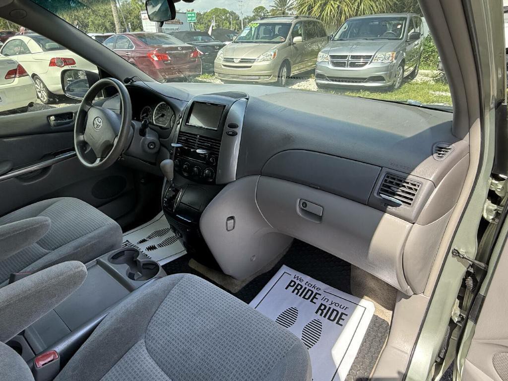2007 Toyota Sienna Image 40