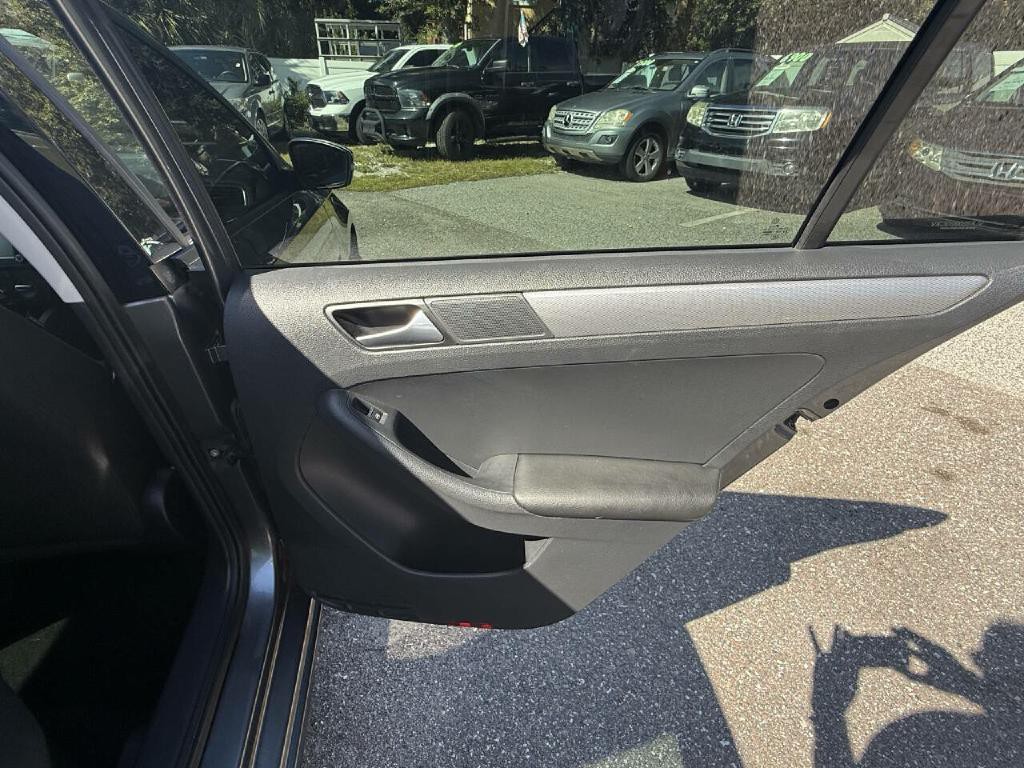 2015 Volkswagen Jetta Image 10