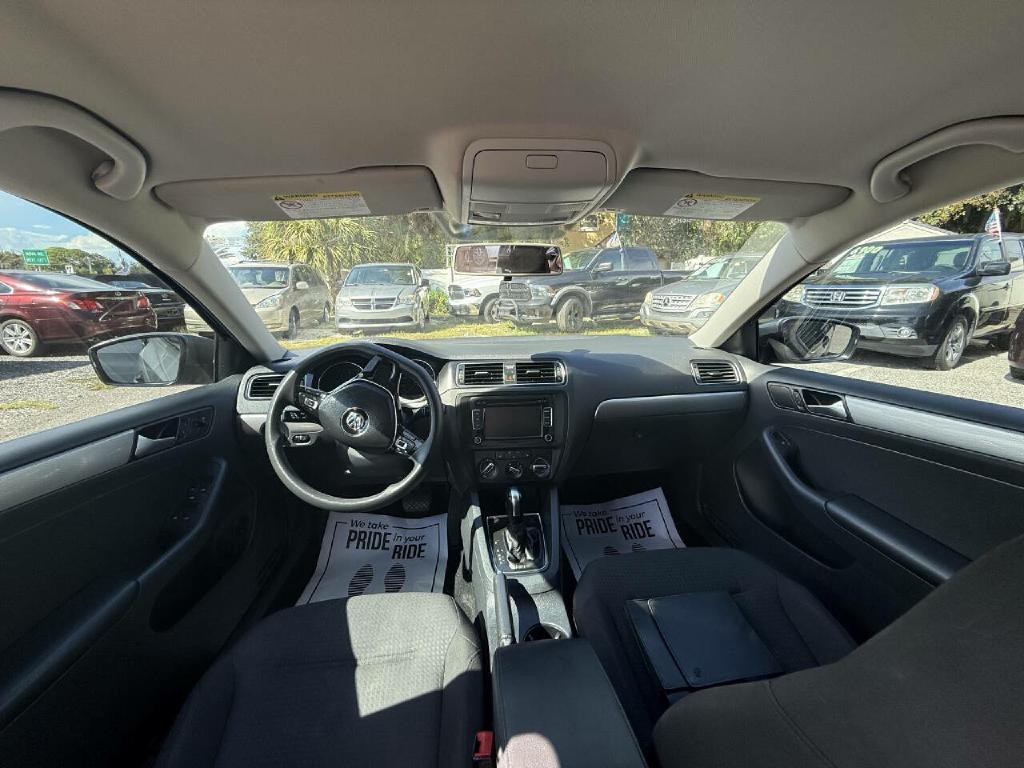 2015 Volkswagen Jetta Image 11