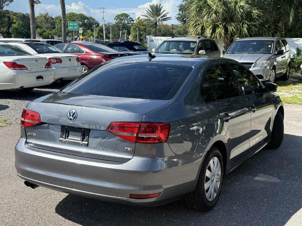 2015 Volkswagen Jetta Image 14