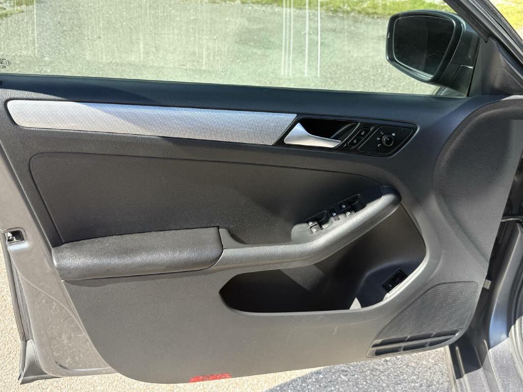 2015 Volkswagen Jetta Image 23