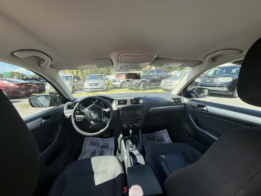 2015 Volkswagen Jetta Image 32