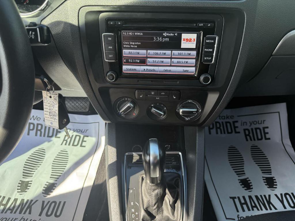 2015 Volkswagen Jetta Image 35