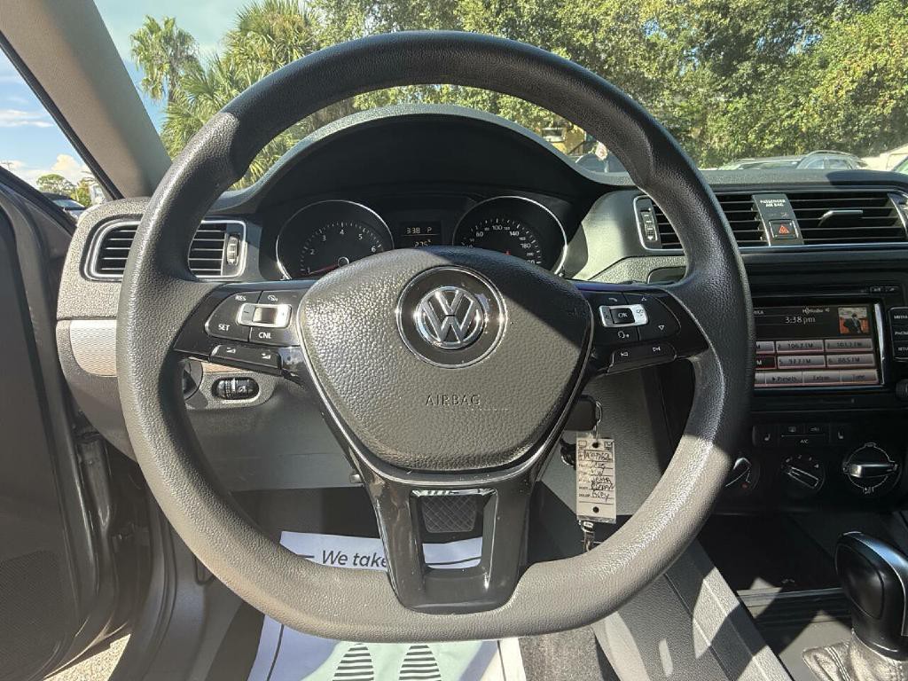 2015 Volkswagen Jetta Image 37