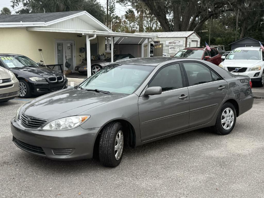 2005 Toyota Camry Image 2