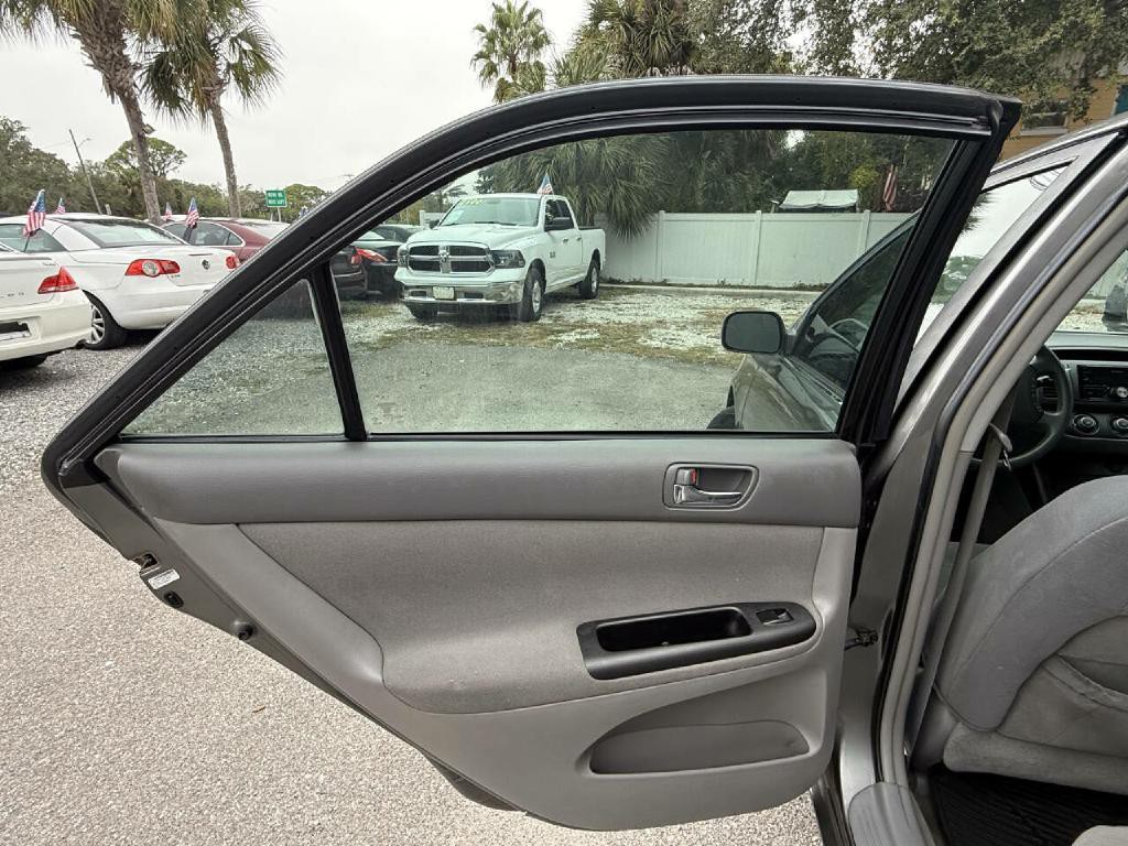 2005 Toyota Camry Image 17