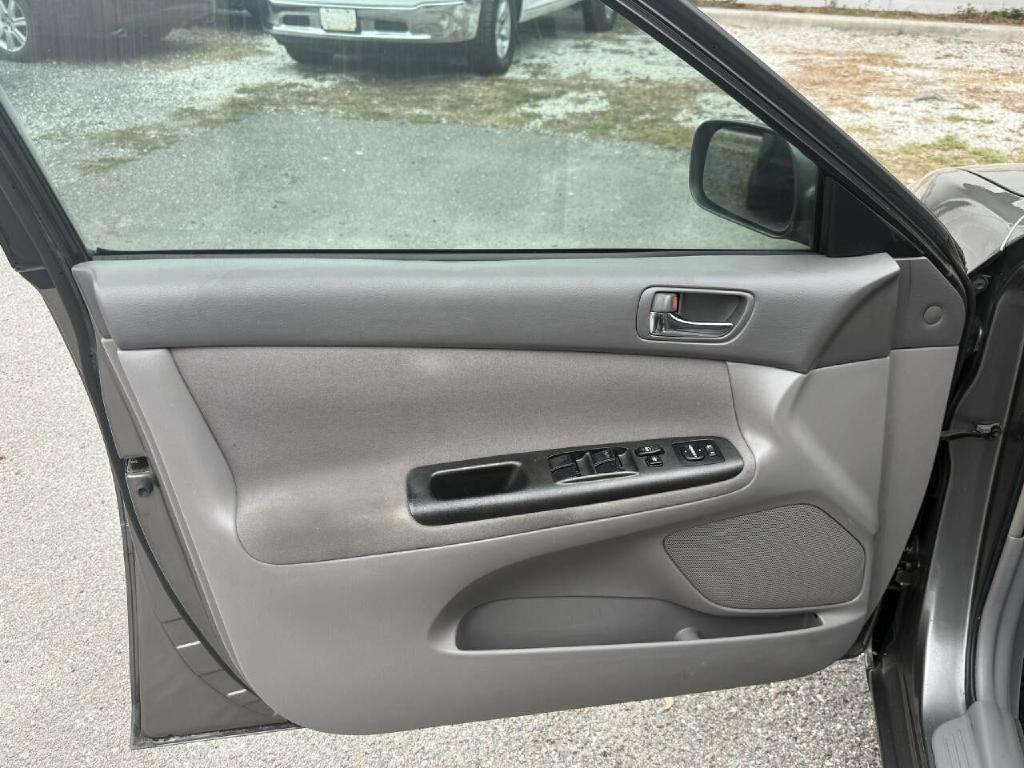 2005 Toyota Camry Image 23