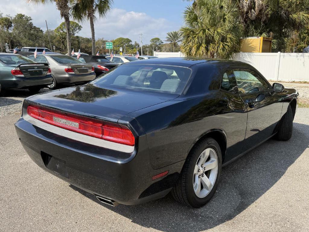 2013 Dodge Challenger Image 6