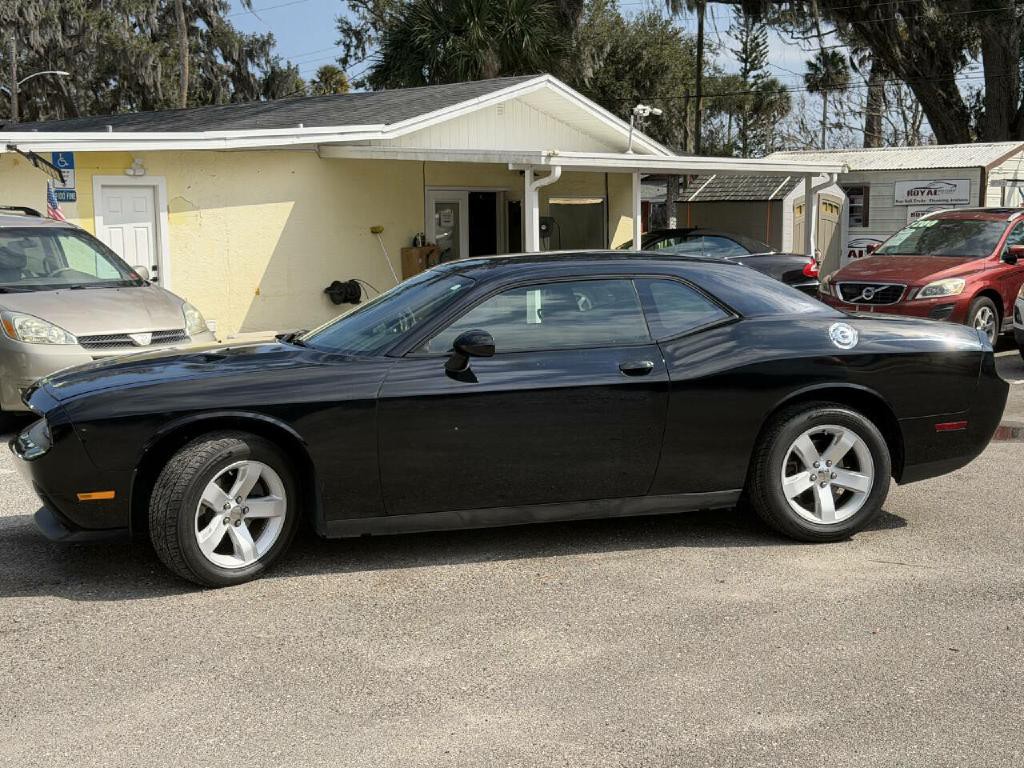2013 Dodge Challenger Image 9