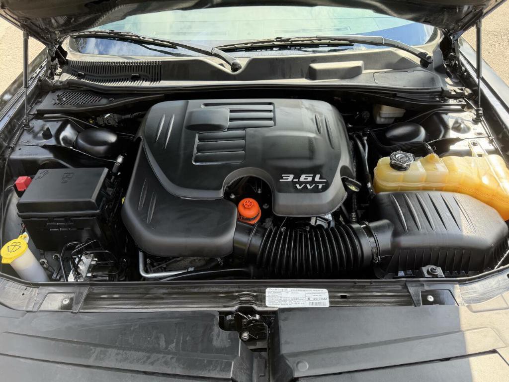 2013 Dodge Challenger Image 12