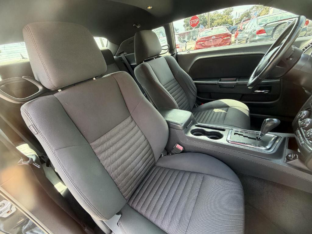 2013 Dodge Challenger Image 17