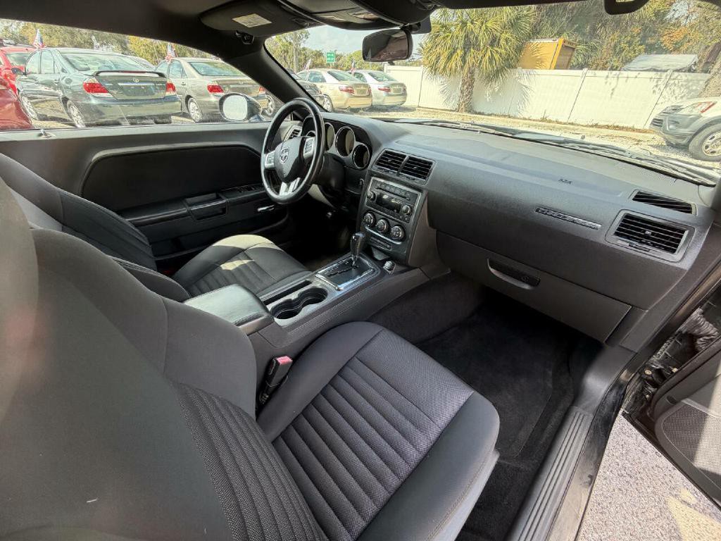 2013 Dodge Challenger Image 18