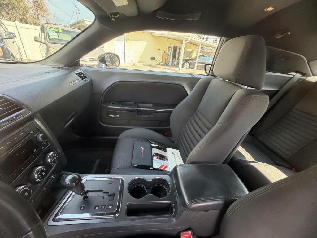 2013 Dodge Challenger Image 23