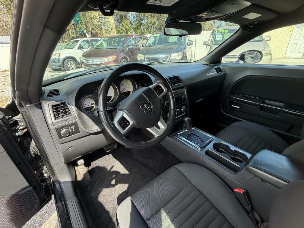 2013 Dodge Challenger Image 25