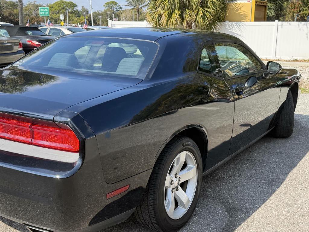 2013 Dodge Challenger Image 28