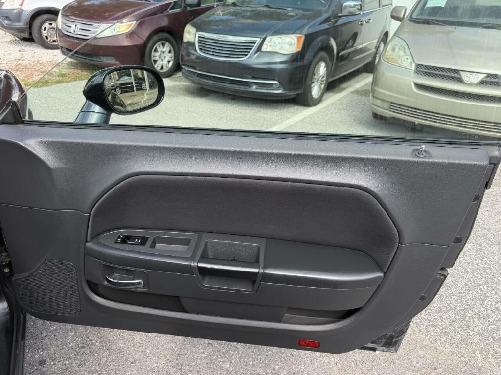 2013 Dodge Challenger Image 36