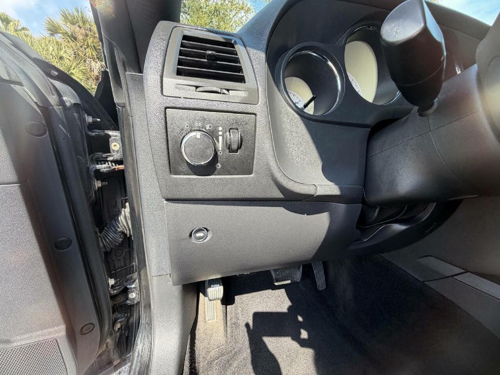 2013 Dodge Challenger Image 39