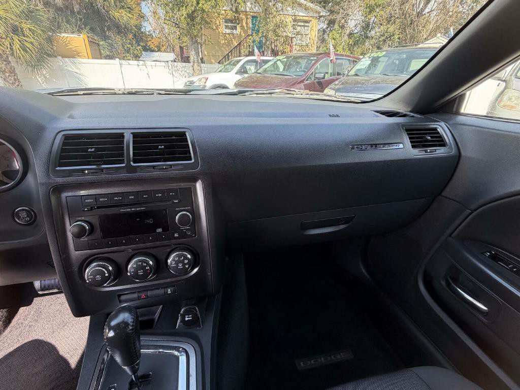 2013 Dodge Challenger Image 43