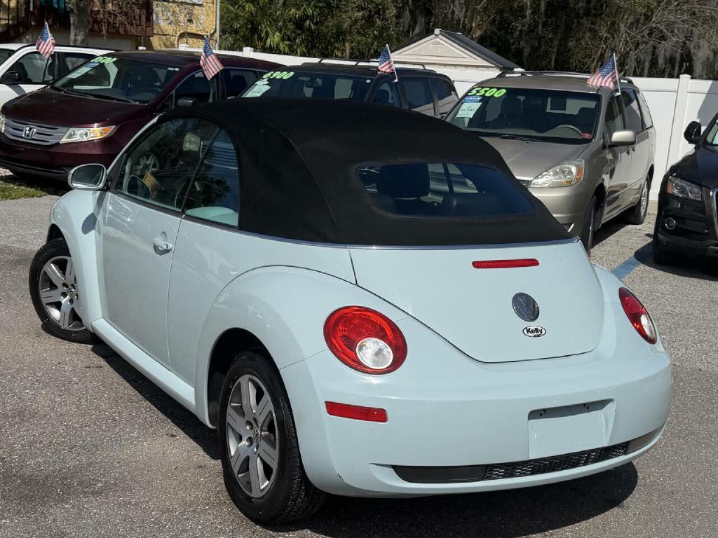 2006 Volkswagen Beetle Image 8