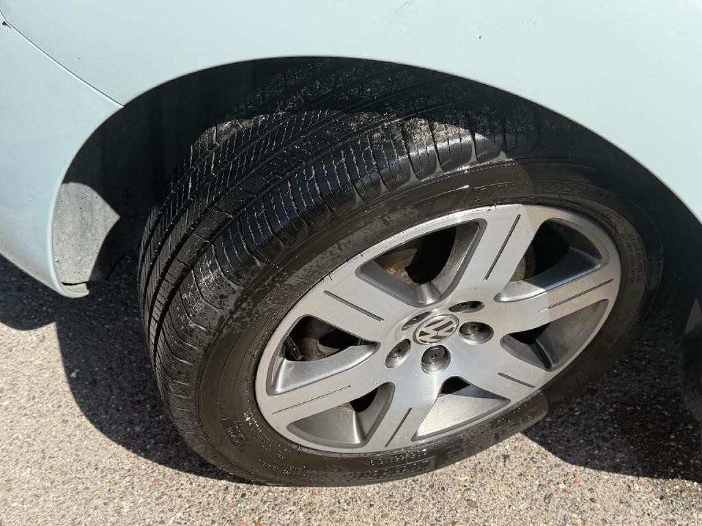 2006 Volkswagen Beetle Image 28