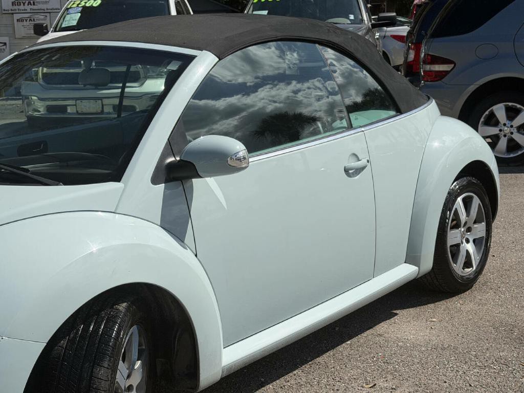 2006 Volkswagen Beetle Image 31