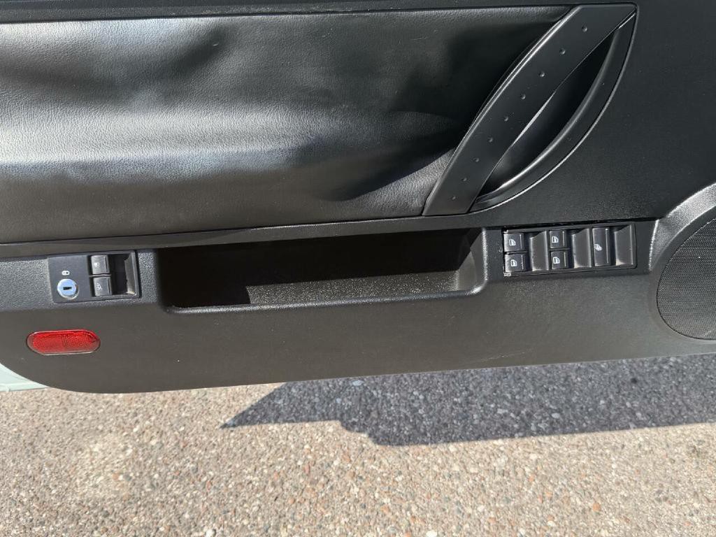 2006 Volkswagen Beetle Image 38