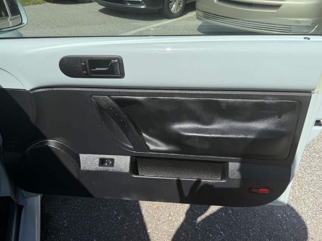 2006 Volkswagen Beetle Image 39