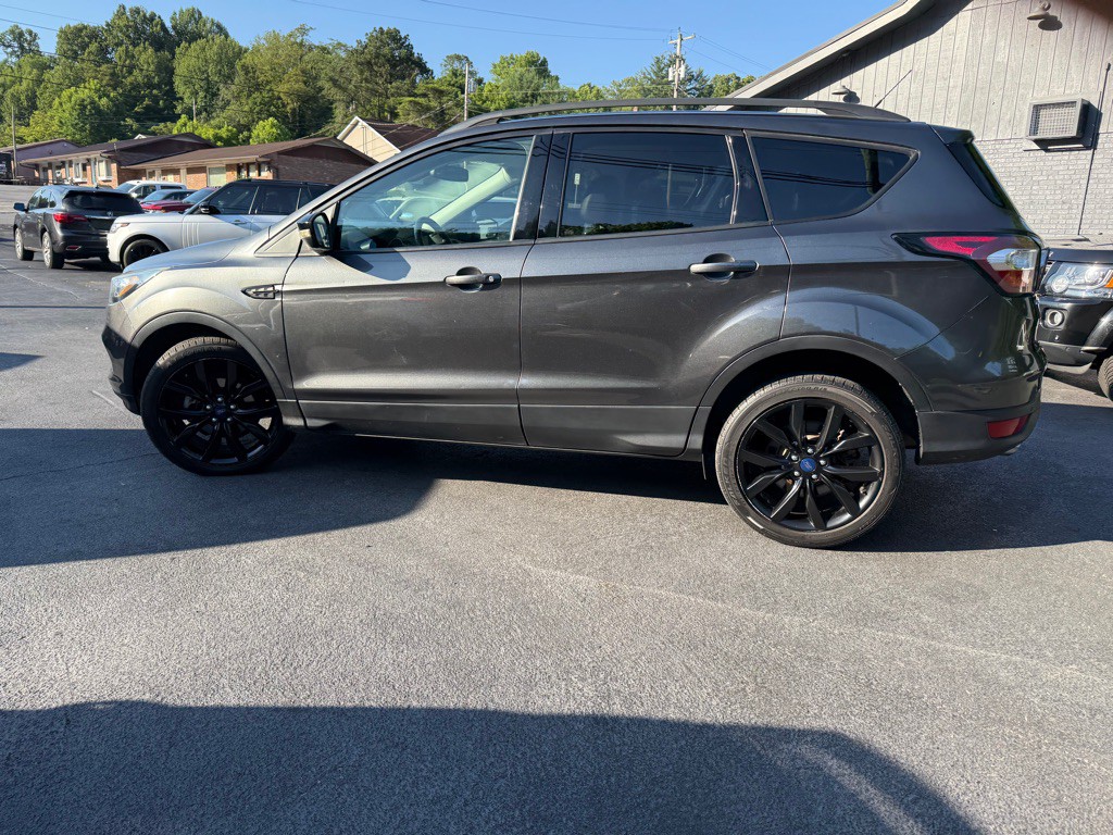 2017 Ford Escape Image 16