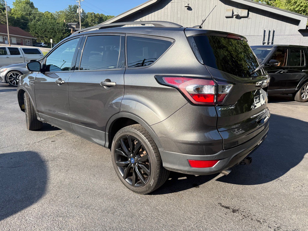 2017 Ford Escape Image 32