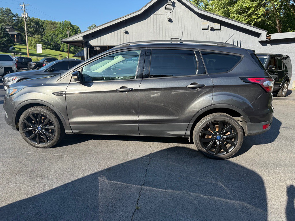 2017 Ford Escape Image 41