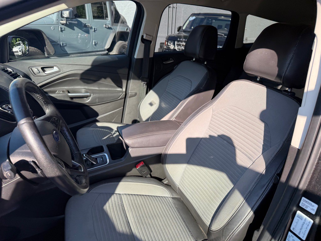2017 Ford Escape Image 47