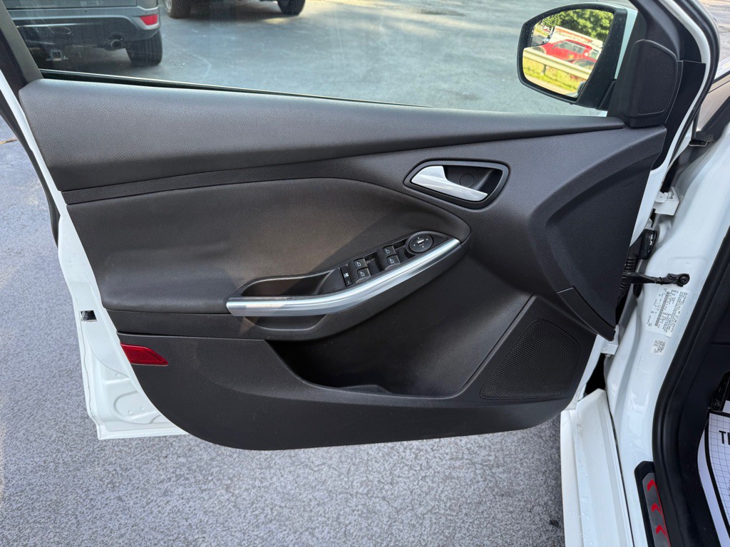 2014 Ford Focus Image 46